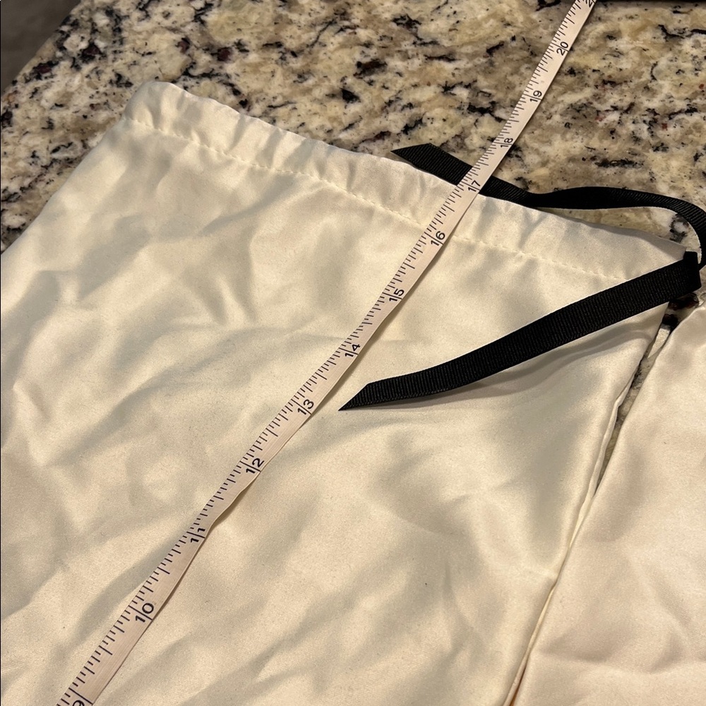 Gucci dust Bags a Pair - Picture 6 of 6